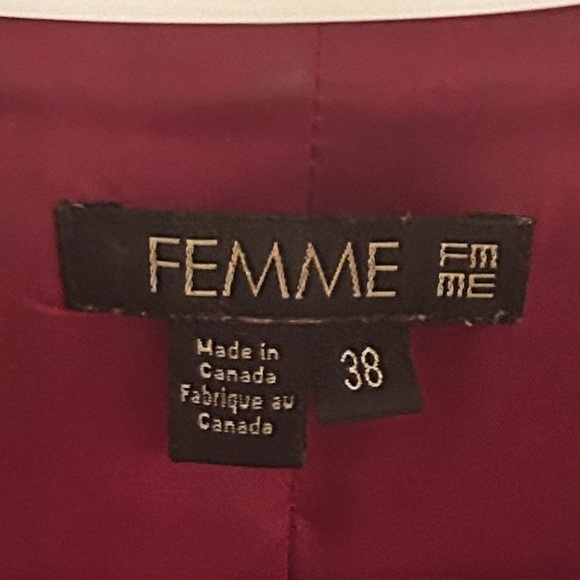 Elegant Puff-Sleeved Red Women's Femme Blazer, size 8/38, Made in Canada - Picture 6 of 10